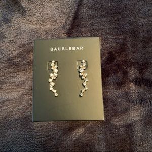 Bauble Bar rhinestone ear crawler NWT